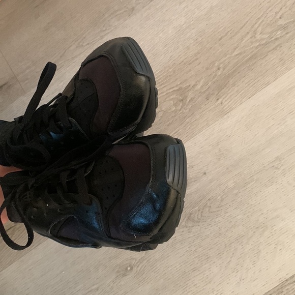Nike mens Air Huarache Run Triple Black Shoes Size 9 - Picture 5 of 12